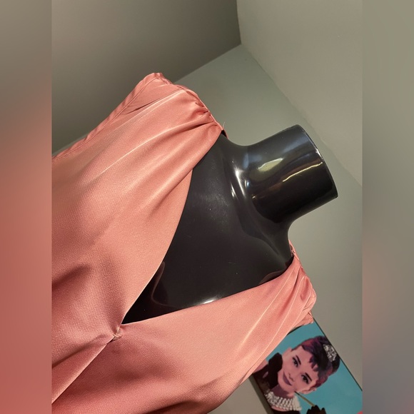 Women’s Plus Size Sleeveless Blouse ( 2XL ) - Picture 2 of 4